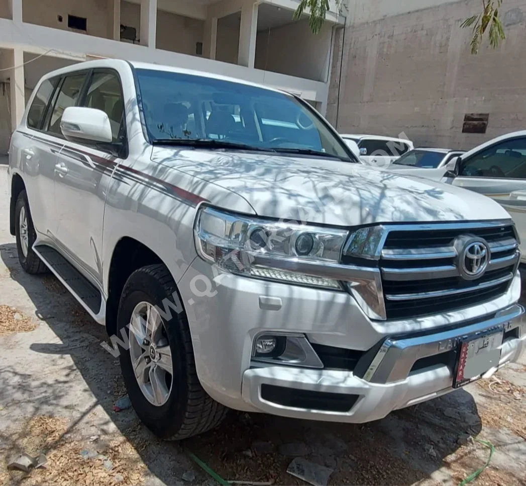 Toyota  Land Cruiser  GXR  2020  Automatic  367,000 Km  6 Cylinder  Four Wheel Drive (4WD)  SUV  White