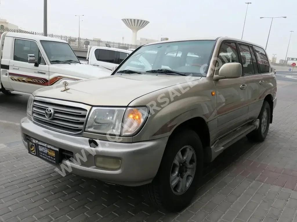 Toyota  Land Cruiser  GXR  2005  Automatic  336,000 Km  6 Cylinder  Four Wheel Drive (4WD)  SUV  Gold