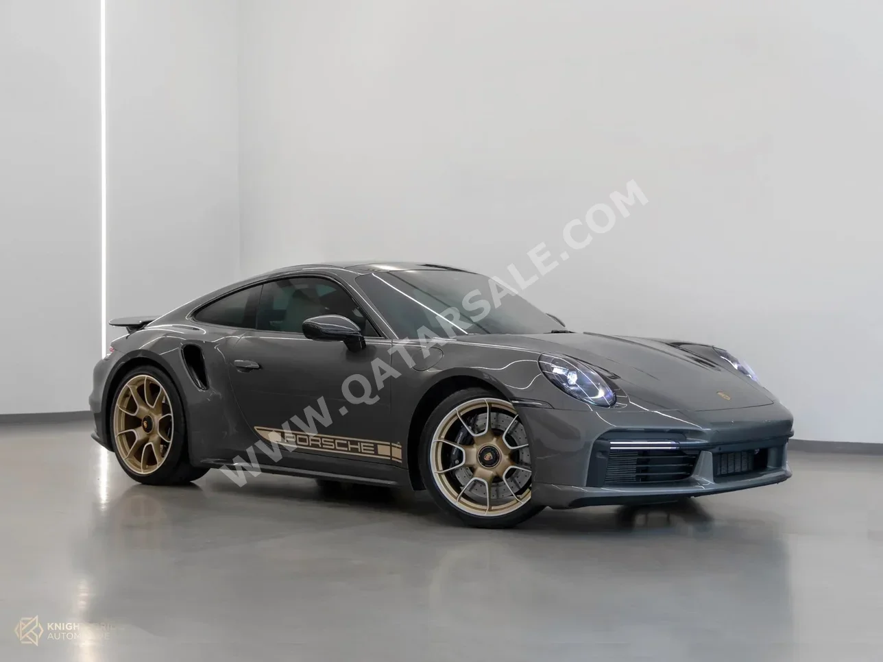 بورش  911  توربو  2022  اوتوماتيك  39,500 كم  6 سلندر  دفع خلفي  كوبيه \ سبورت  رمادي