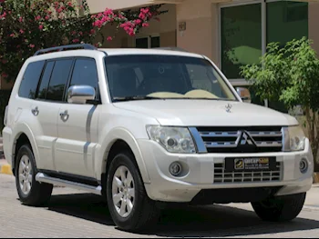 Mitsubishi  Pajero  3.5  2012  Automatic  185,000 Km  6 Cylinder  Four Wheel Drive (4WD)  SUV  White