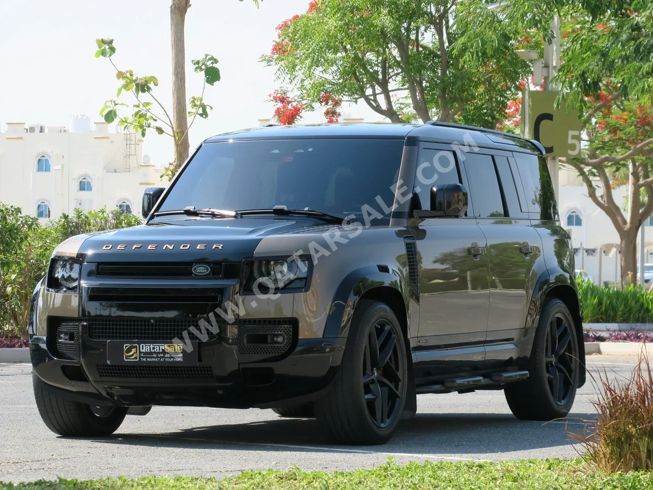 Land Rover  Defender  110 X  2021  Automatic  81,000 Km  6 Cylinder  Four Wheel Drive (4WD)  SUV  Bronze