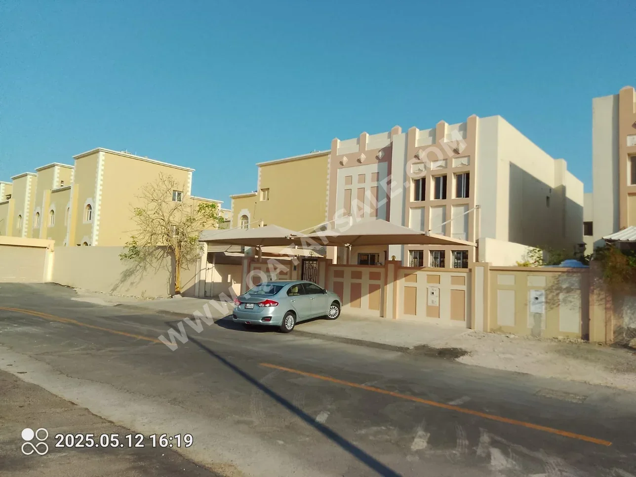 5 Bedrooms  Apartment  in Umm Salal -  Izghawa  Not Furnished