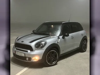 Mini  Cooper  CountryMan  S  2015  Automatic  145,000 Km  4 Cylinder  Hatchback  Black & Silver