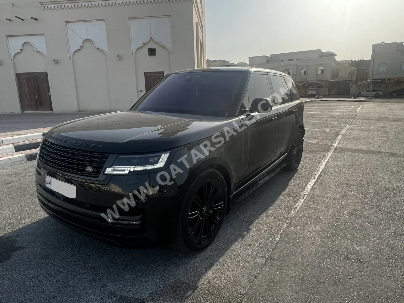 لاند روفر  رنج روفر  اتش اس اي  2023  اوتوماتيك  39,000 كم  8 سلندر  دفع رباعي  اس يو في  أسود  تحت الضمان
