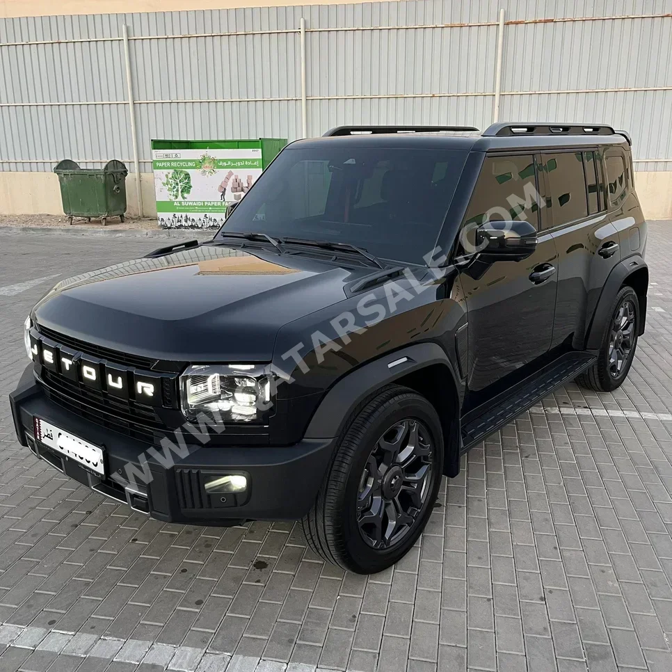 Jetour  T2  Luxury  2025  Automatic  22,000 Km  4 Cylinder  All Wheel Drive (AWD)  SUV  Black  With Warranty