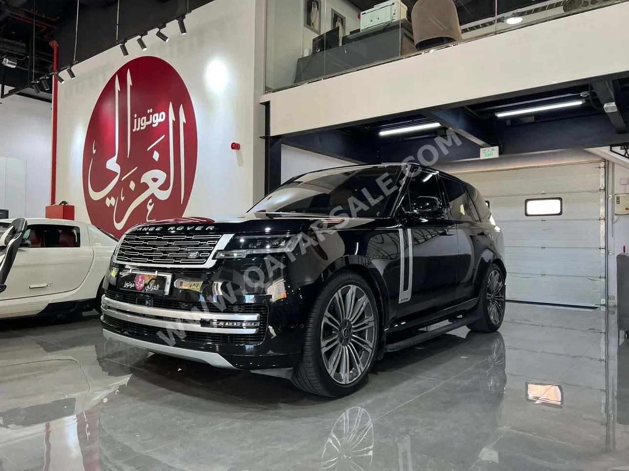 Land Rover  Range Rover  Vogue  Autobiography  2022  Automatic  45,000 Km  8 Cylinder  Four Wheel Drive (4WD)  SUV  Black  With Warranty