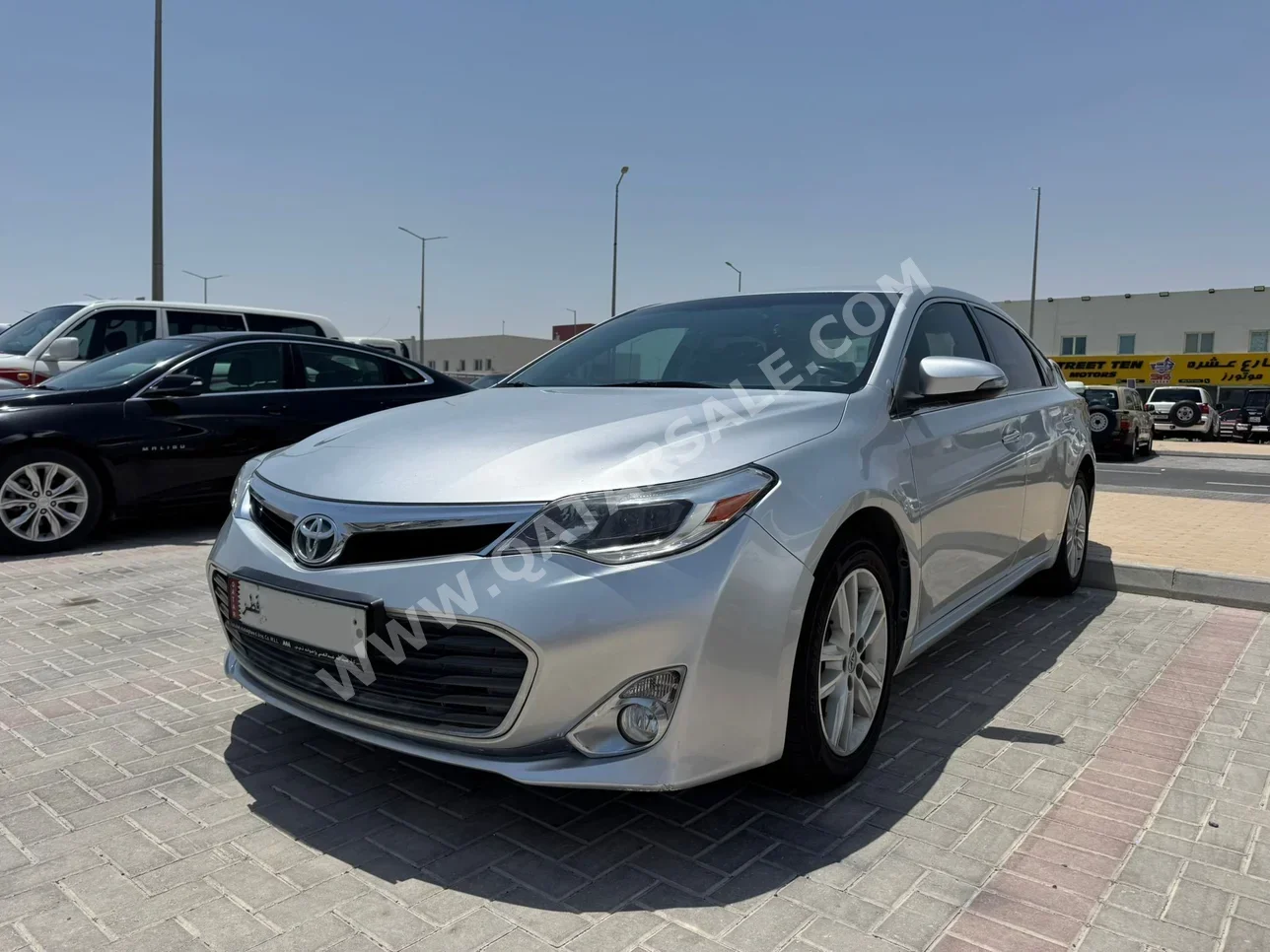 Toyota  Avalon  XLE  2014  Automatic  137,000 Km  6 Cylinder  Front Wheel Drive (FWD)  Sedan  Silver