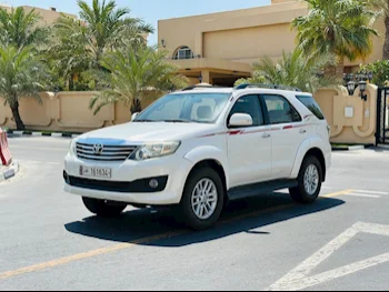 Toyota  Fortuner  SR5  2014  Automatic  216,000 Km  6 Cylinder  Four Wheel Drive (4WD)  SUV  White