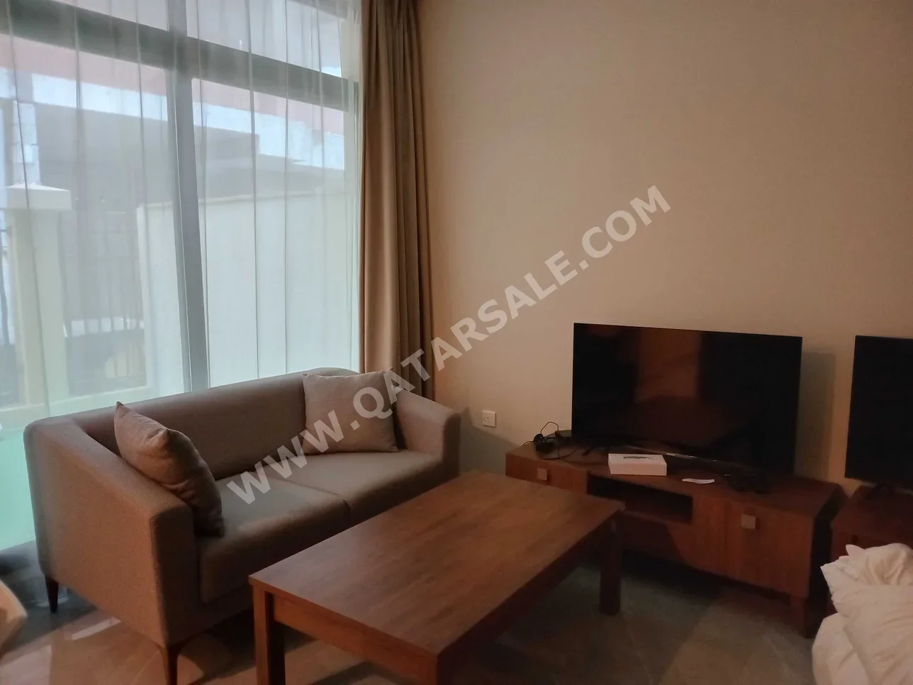 1 Bedrooms  Apartment  For Rent  in Doha -  The Pearl  Fully Furnished