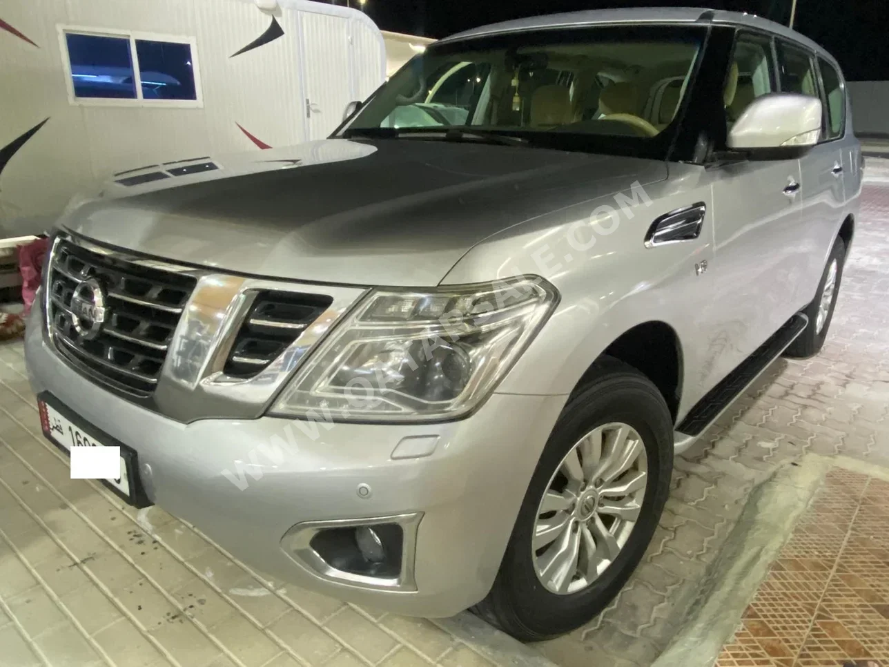 Nissan  Patrol  SE  2015  Automatic  275,000 Km  8 Cylinder  Four Wheel Drive (4WD)  SUV  Silver