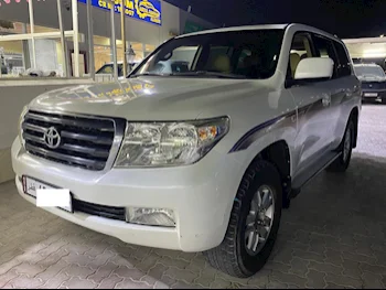 Toyota  Land Cruiser  GX  2010  Automatic  480,000 Km  6 Cylinder  Four Wheel Drive (4WD)  SUV  White