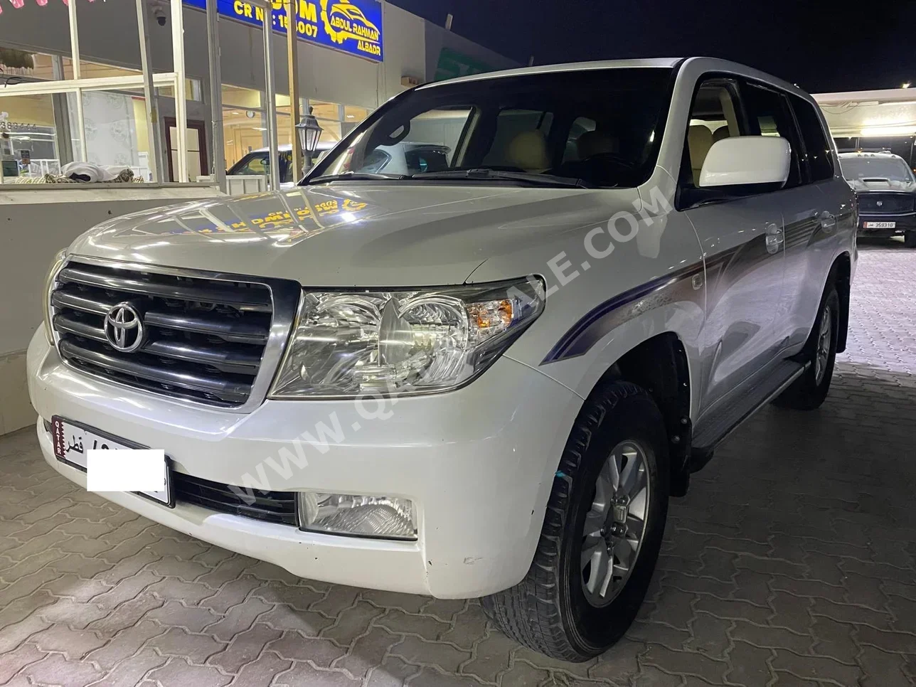 Toyota  Land Cruiser  GX  2010  Automatic  480,000 Km  6 Cylinder  Four Wheel Drive (4WD)  SUV  White