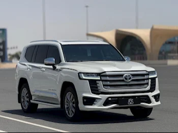 Toyota  Land Cruiser  VXR  2024  Automatic  11,000 Km  6 Cylinder  Four Wheel Drive (4WD)  SUV  White  With Warranty