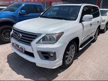 Lexus  LX  570  2014  Automatic  284,000 Km  8 Cylinder  Four Wheel Drive (4WD)  SUV  White
