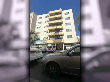 مباني ,ابراج ومجمعات - سكن عائلي  - الدوحة  - فريج عبد العزيز  للبيع