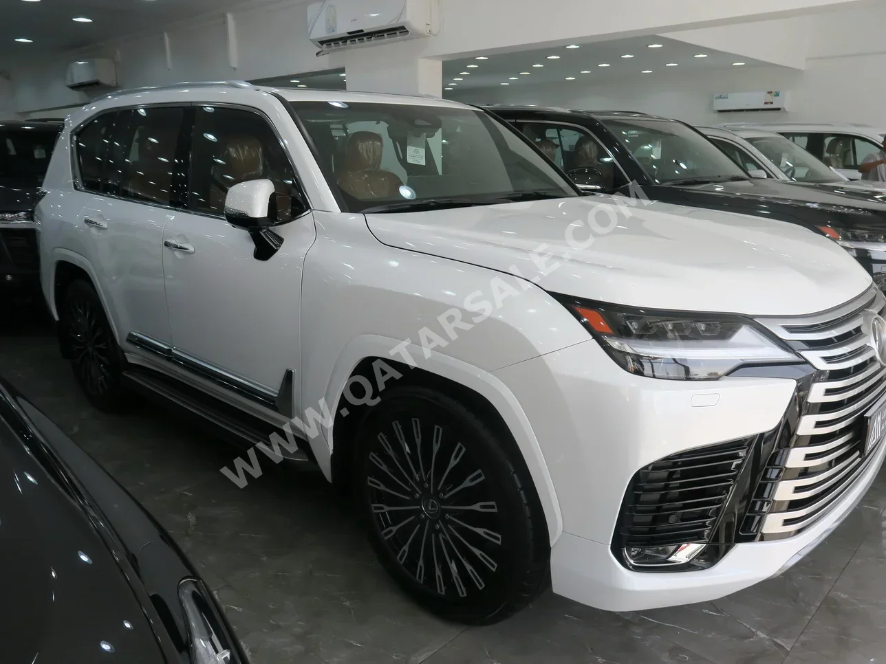 Lexus  LX  600 VIP  2025  Automatic  0 Km  6 Cylinder  Four Wheel Drive (4WD)  SUV  White  With Warranty