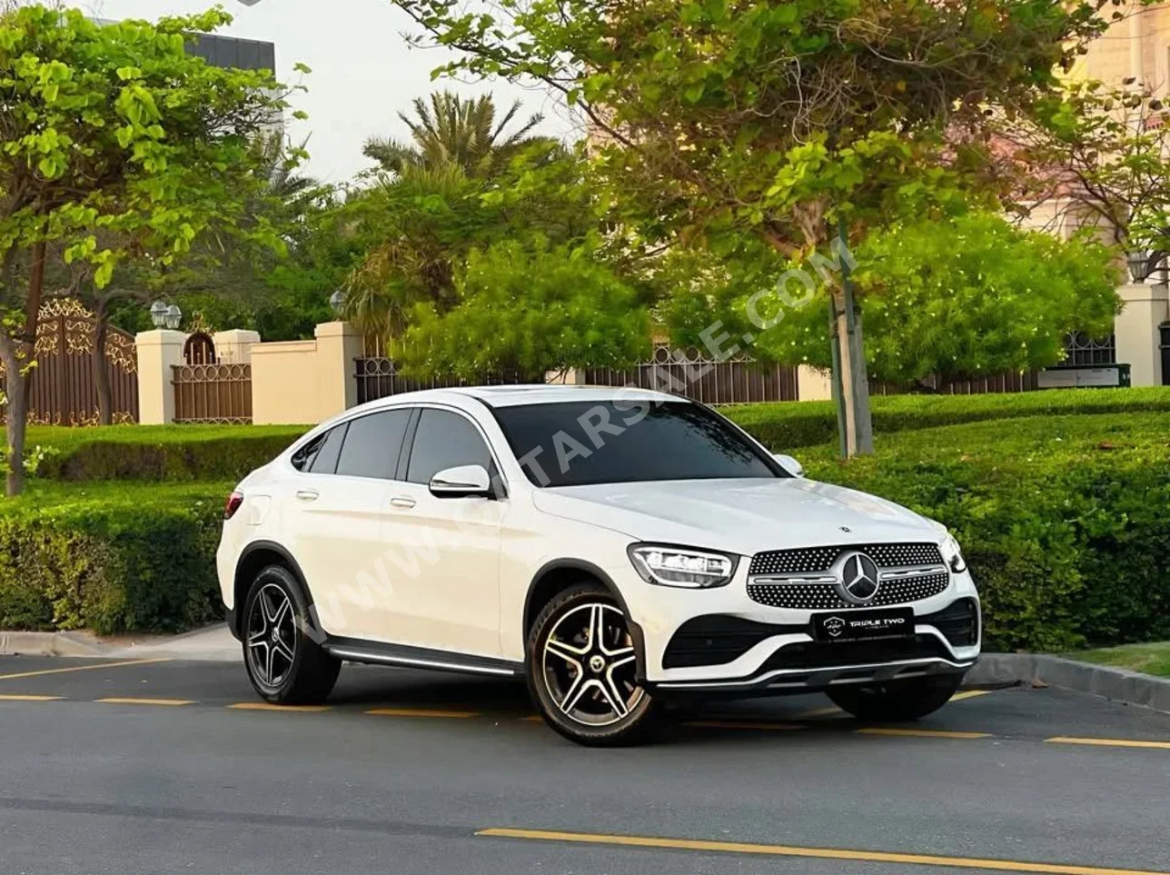 Mercedes-Benz  GLC  200  2021  Automatic  13,600 Km  4 Cylinder  Four Wheel Drive (4WD)  SUV  White  With Warranty