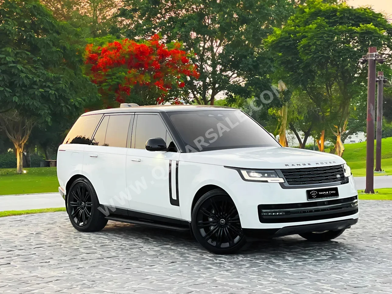 Land Rover  Range Rover  Vogue HSE  2023  Automatic  38,500 Km  6 Cylinder  Four Wheel Drive (4WD)  SUV  White  With Warranty