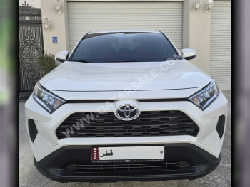 Toyota  Rav 4  2025  Automatic  3,300 Km  4 Cylinder  Four Wheel Drive (4WD)  SUV  White  With Warranty