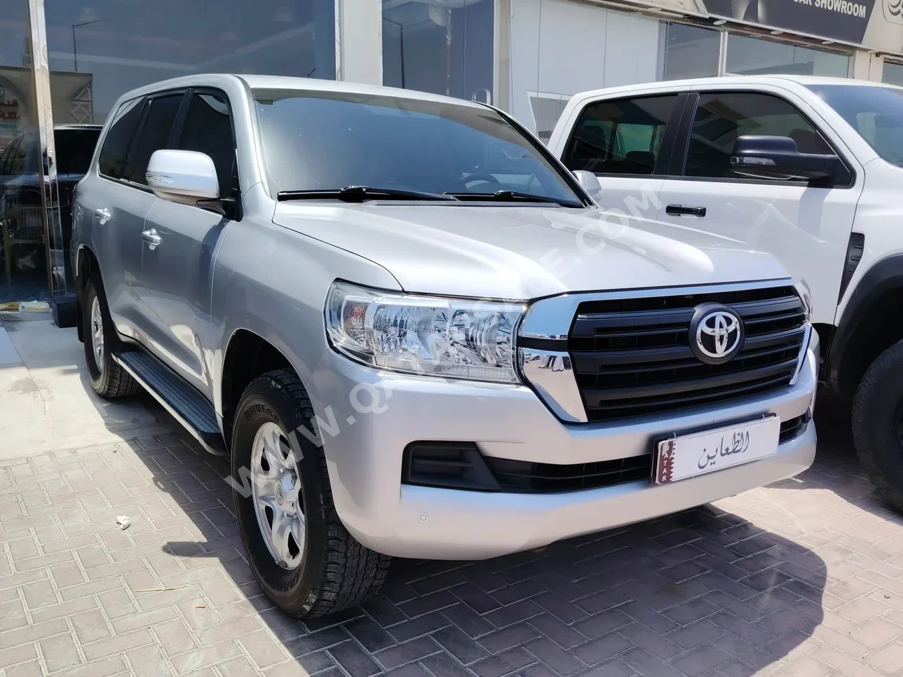 Toyota  Land Cruiser  GX  2020  Automatic  160,000 Km  6 Cylinder  Four Wheel Drive (4WD)  SUV  Silver