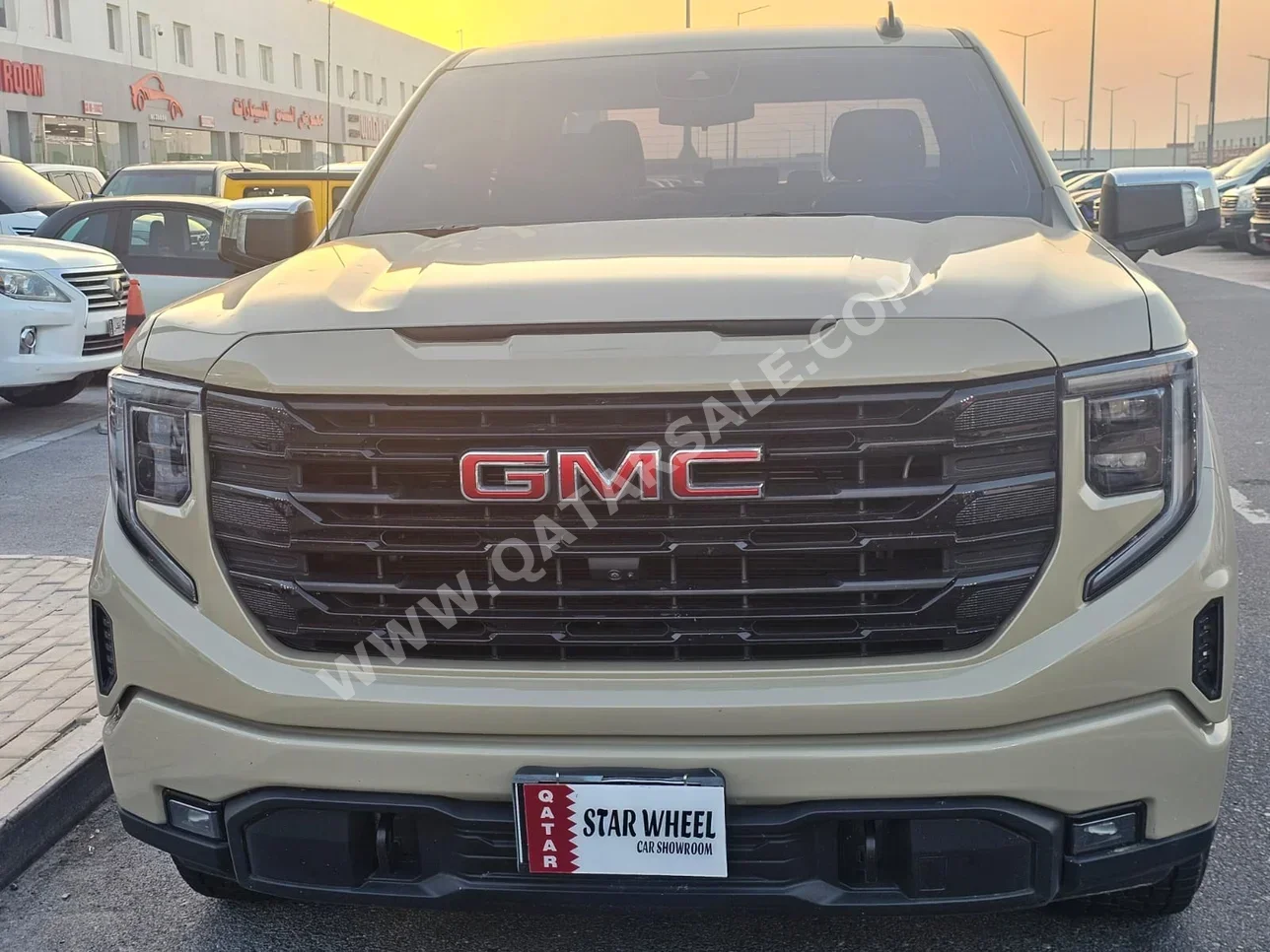 GMC  Sierra  Elevation  2022  Automatic  78,000 Km  8 Cylinder  Four Wheel Drive (4WD)  Pick Up  Beige