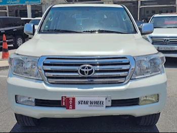 Toyota  Land Cruiser  GXR  2010  Automatic  316,000 Km  6 Cylinder  Four Wheel Drive (4WD)  SUV  White
