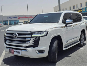 Toyota  Land Cruiser  VXR Twin Turbo  2024  Automatic  79,000 Km  6 Cylinder  Four Wheel Drive (4WD)  SUV  White  With Warranty