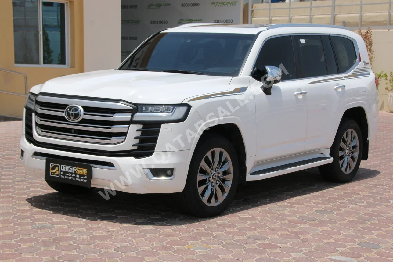 Toyota  Land Cruiser  VXR Twin Turbo  2022  Automatic  140,000 Km  6 Cylinder  Four Wheel Drive (4WD)  SUV  White
