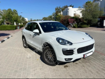 Porsche  Cayenne  S  2015  Automatic  93,000 Km  6 Cylinder  Four Wheel Drive (4WD)  SUV  White  With Warranty