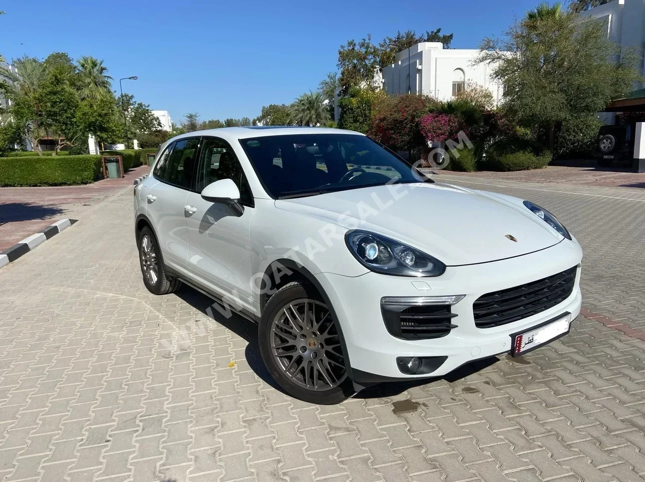 بورش  كيان  اس  2015  اوتوماتيك  96,000 كم  6 سلندر  دفع رباعي  اس يو في  أبيض  تحت الضمان