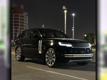 Land Rover  Range Rover  HSE  2023  Automatic  32,800 Km  8 Cylinder  Four Wheel Drive (4WD)  SUV  Black  With Warranty