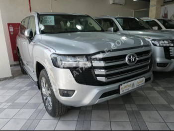 Toyota  Land Cruiser  GXR  2024  Automatic  0 Km  6 Cylinder  Four Wheel Drive (4WD)  SUV  Silver  With Warranty