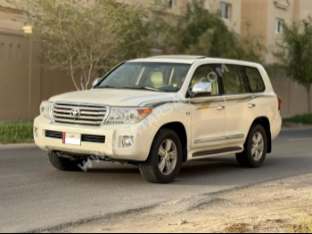 Toyota  Land Cruiser  VXR  2015  Automatic  250,000 Km  8 Cylinder  Four Wheel Drive (4WD)  SUV  White