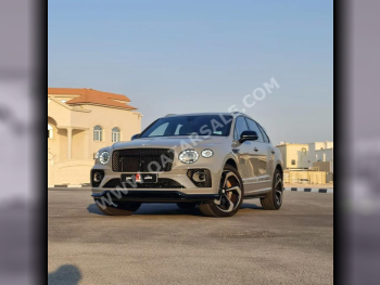 Bentley  Bentayga  Mulliner  2022  Automatic  4,500 Km  8 Cylinder  All Wheel Drive (AWD)  SUV  Gray Nardo  With Warranty