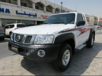 Nissan  Patrol  Pickup  2017  Manual  148,000 Km  6 Cylinder  Four Wheel Drive (4WD)  SUV  White