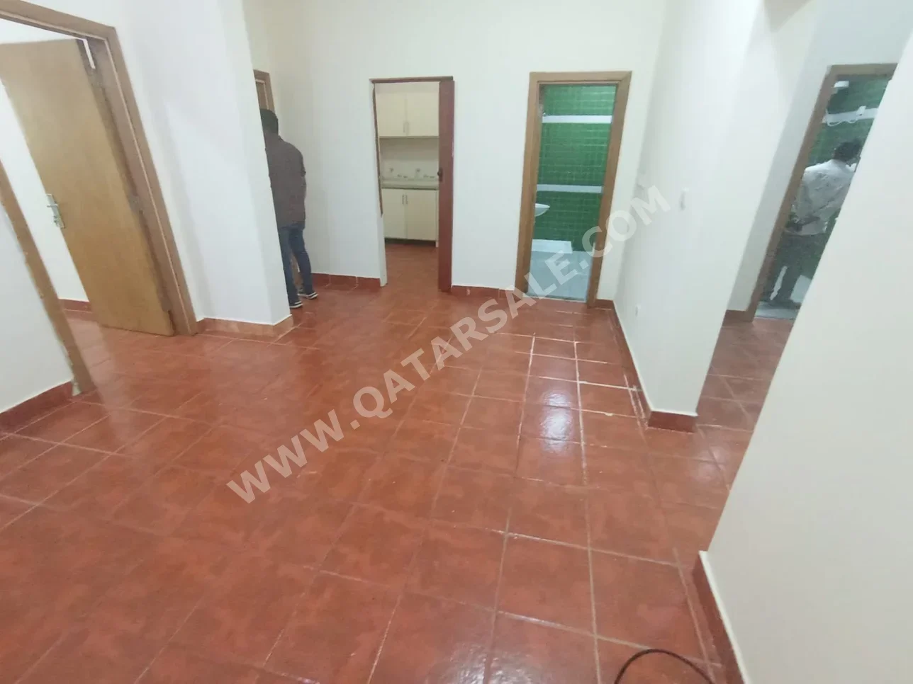 2 Bedrooms  Apartment  in Doha -  Airport  Not Furnished