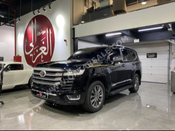 Toyota  Land Cruiser  VX Twin Turbo  2023  Automatic  65,000 Km  6 Cylinder  Four Wheel Drive (4WD)  SUV  Black  With Warranty