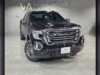 GMC  Sierra  AT4  2021  Automatic  82,000 Km  8 Cylinder  Four Wheel Drive (4WD)  Pick Up  Black