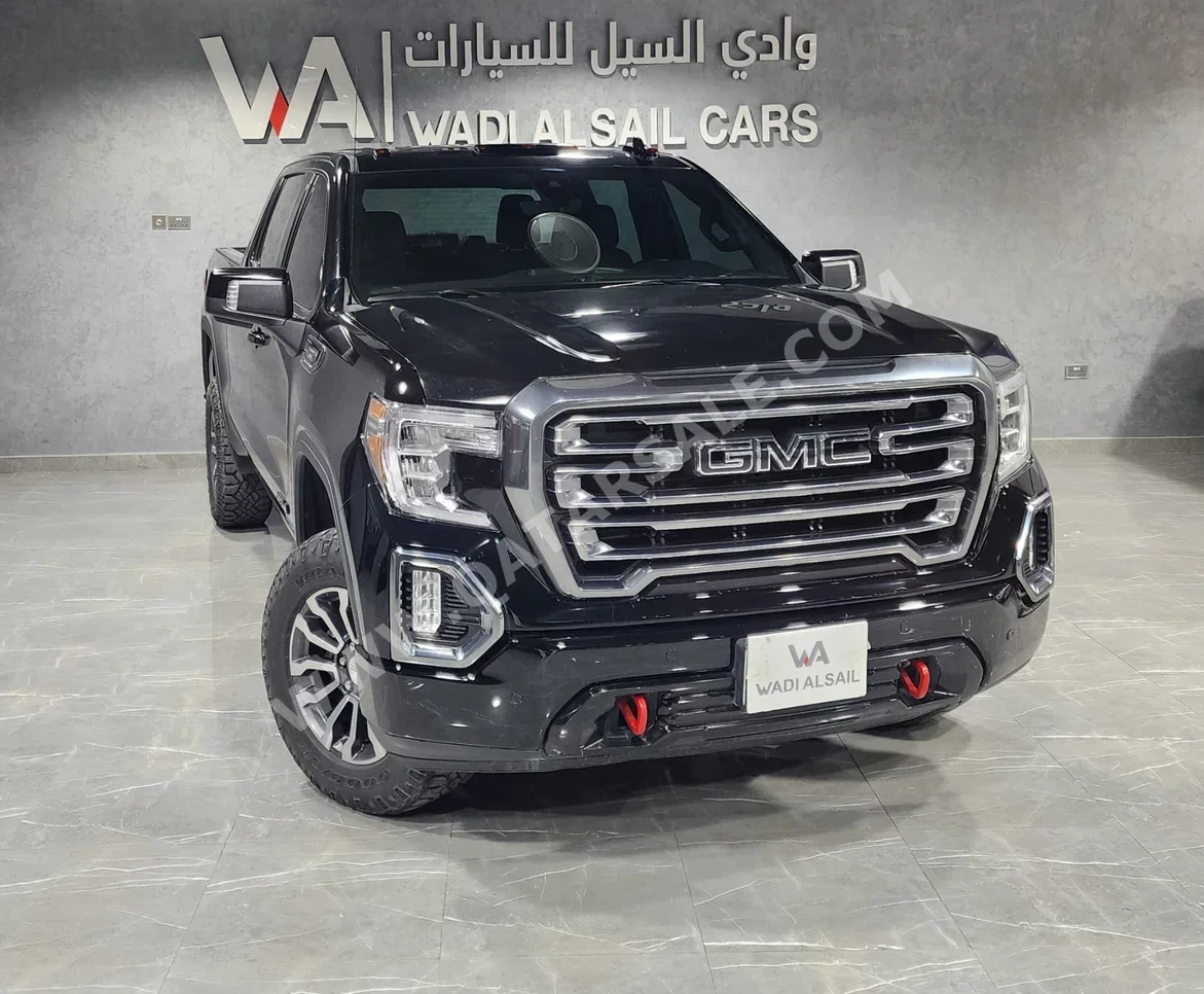 GMC  Sierra  AT4  2021  Automatic  82,000 Km  8 Cylinder  Four Wheel Drive (4WD)  Pick Up  Black