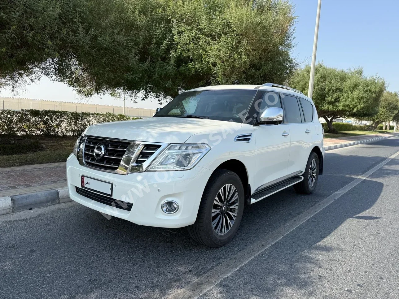 Nissan  Patrol  Platinum  2017  Automatic  137,000 Km  6 Cylinder  Four Wheel Drive (4WD)  SUV  White