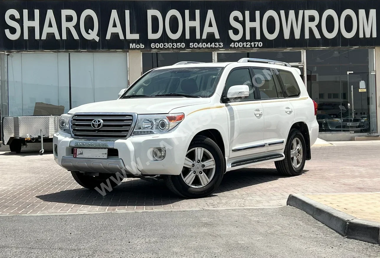 Toyota  Land Cruiser  VXR  2015  Automatic  370,000 Km  8 Cylinder  Four Wheel Drive (4WD)  SUV  White