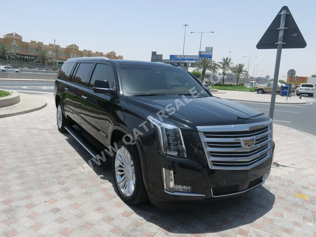 Cadillac  Escalade  Premium Luxury ESV  2016  Automatic  82,000 Km  8 Cylinder  Four Wheel Drive (4WD)  SUV  Black