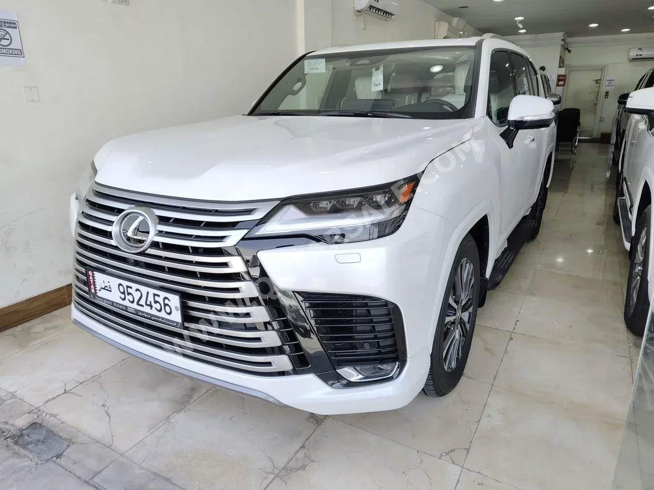Lexus  LX  600 Luxury  2025  Automatic  0 Km  6 Cylinder  Four Wheel Drive (4WD)  SUV  Pearl  With Warranty