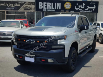 Chevrolet  Silverado  LT  2022  Automatic  35,000 Km  8 Cylinder  Four Wheel Drive (4WD)  Pick Up  Silver