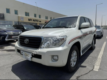Toyota  Land Cruiser  GX  2013  Automatic  98,000 Km  6 Cylinder  Four Wheel Drive (4WD)  SUV  White
