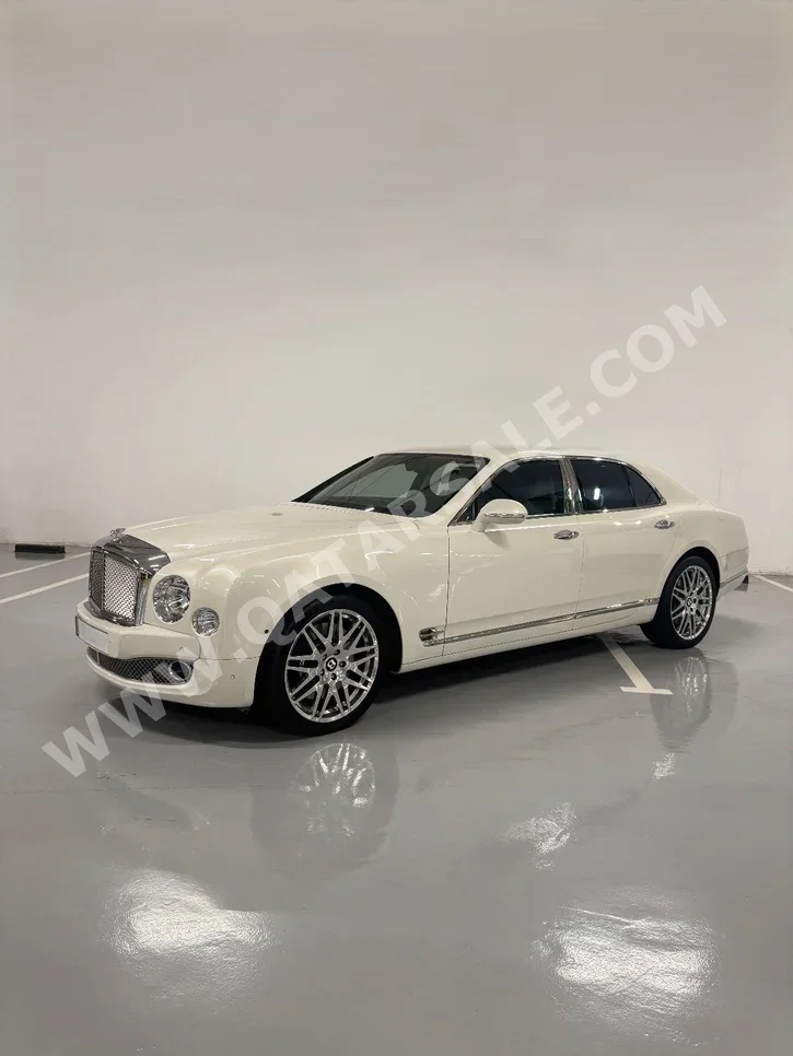 Bentley  Mulsanne  Mulliner  2015  Automatic  31,000 Km  8 Cylinder  Rear Wheel Drive (RWD)  Hatchback  White