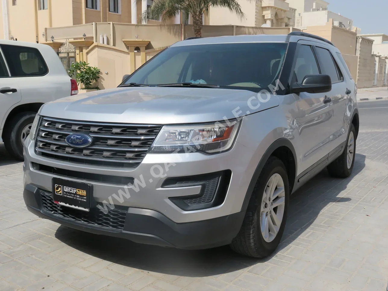 Ford  Explorer  2017  Automatic  221,000 Km  6 Cylinder  Four Wheel Drive (4WD)  SUV  Silver