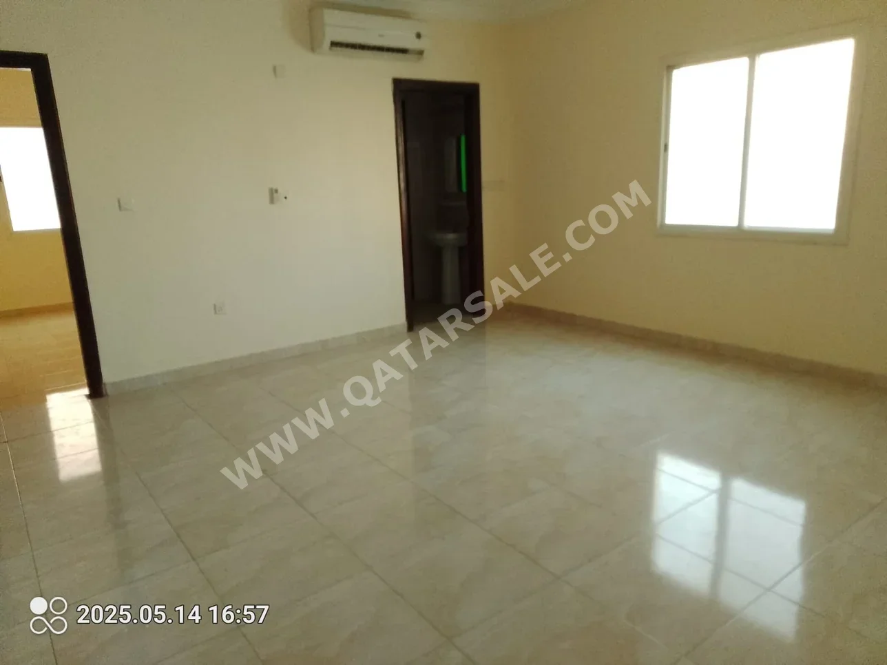 2 Bedrooms  Apartment  in Doha -  Fereej Kulaib  Not Furnished