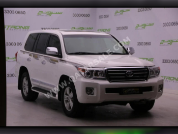Toyota  Land Cruiser  GXR  2014  Automatic  290,000 Km  8 Cylinder  Four Wheel Drive (4WD)  SUV  White
