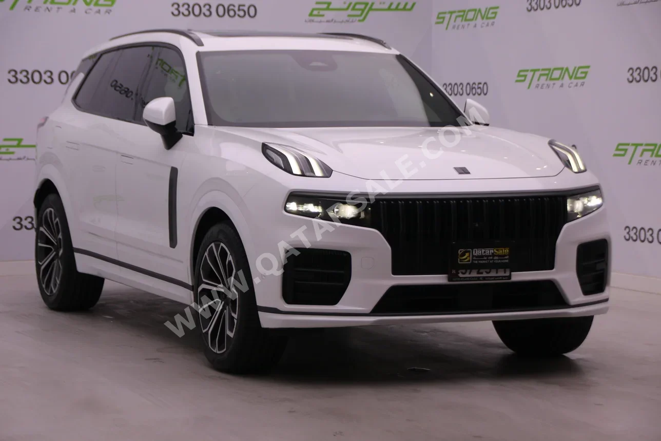 Lynk & Co  09  Halo  2025  Automatic  8,000 Km  4 Cylinder  Four Wheel Drive (4WD)  SUV  White  With Warranty
